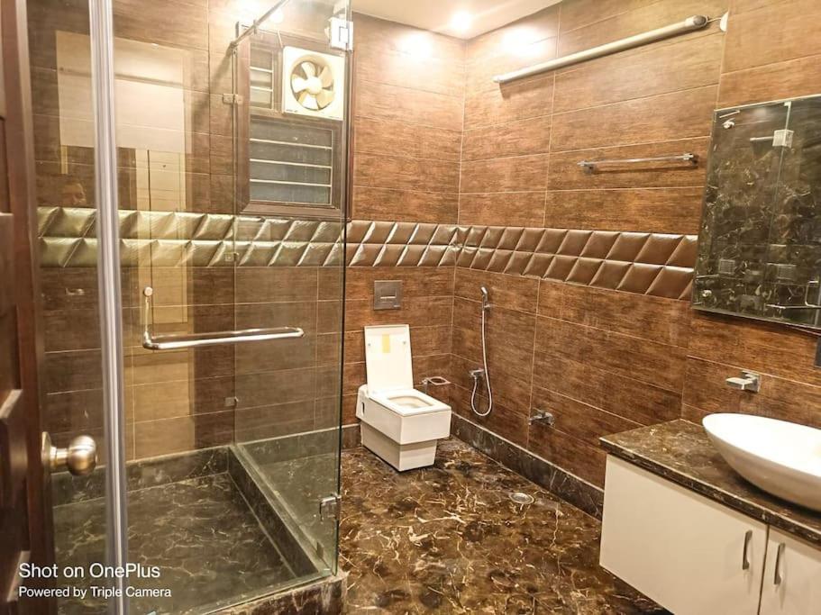 Apartment Bnbbuddy Stupendous In Shalimar Bagh New Delhi